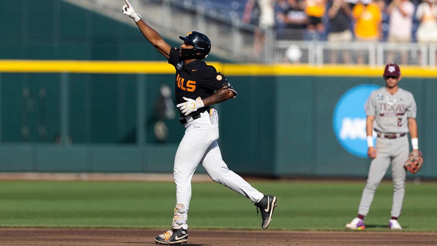 Tennessee Vols' Christian Moore Hits Solo Home Run to Start Game 3 of College World Series