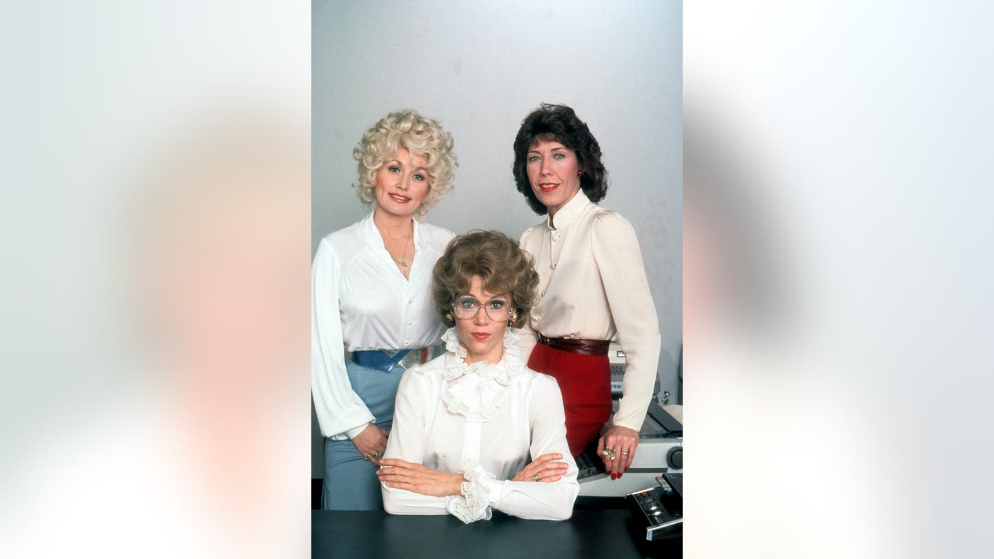 Dolly Parton Excited for '9 to 5' Remake, Open to Cameo with Co-Stars