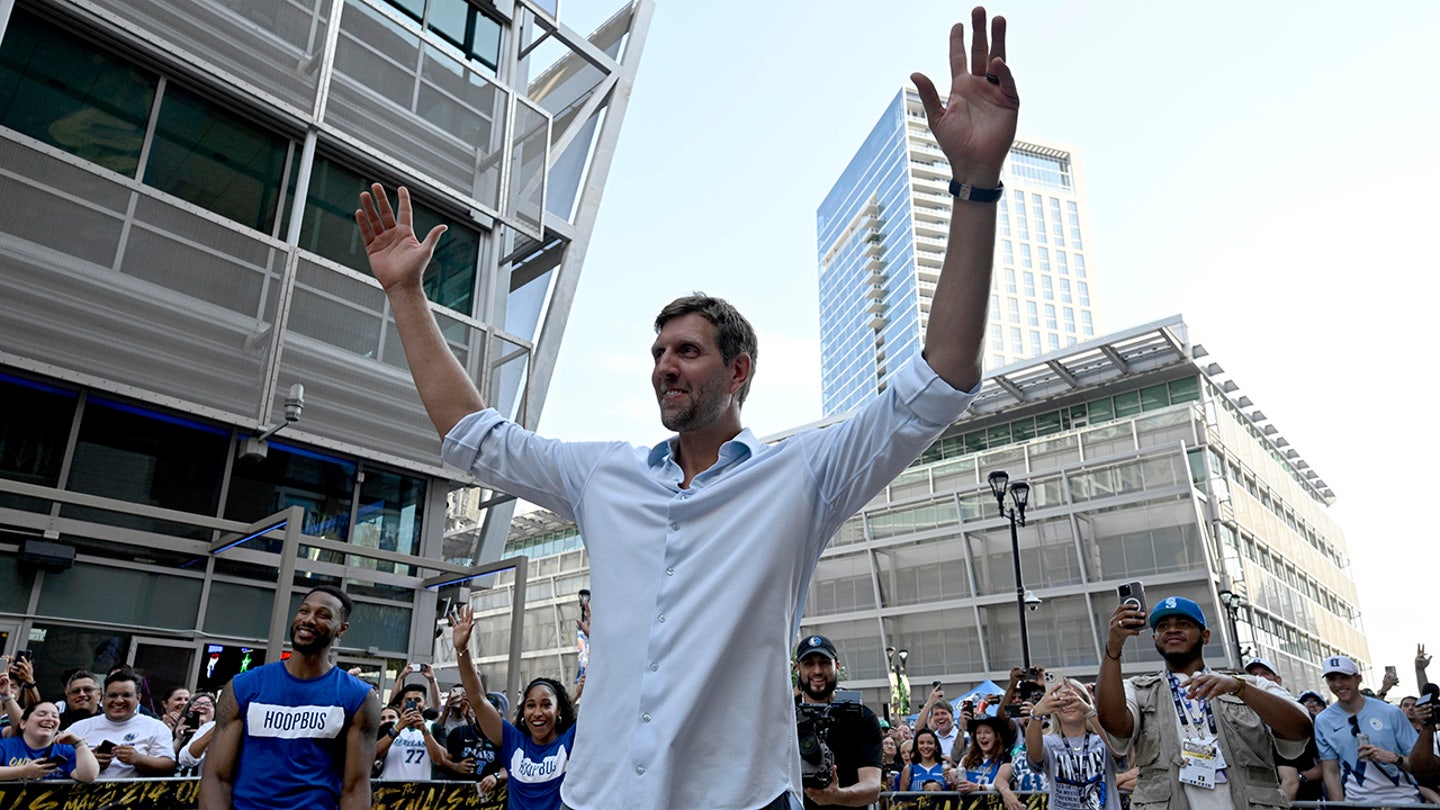 Dirk Nowitzki Suffers Minor Mishap at Mavs Promotional Event