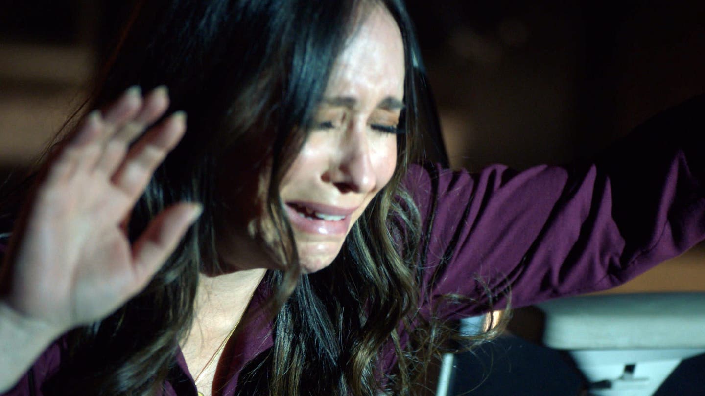 Jennifer Love Hewitt's Surprising Method for Emotional Scenes: Pimple Popping Videos