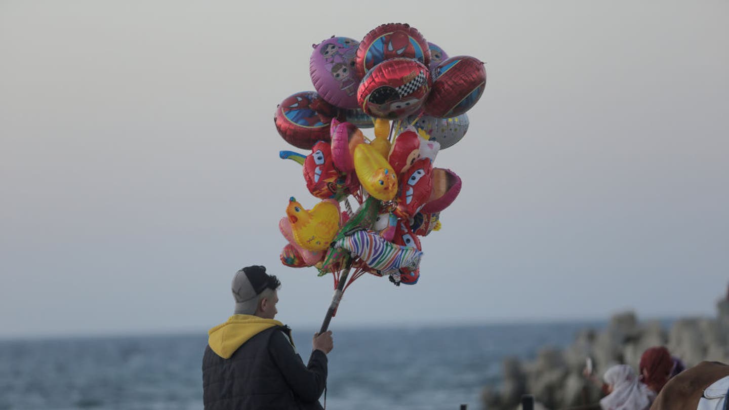 Florida Takes Measures to Combat Balloon Litter and Protect Environment