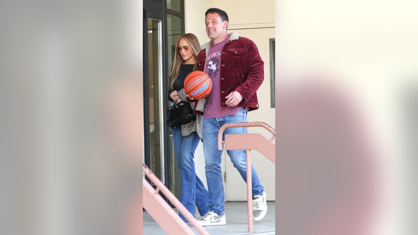 Jennifer Lopez and Ben Affleck Face Rumors of Troubled Marriage Amidst Cancelled Tour