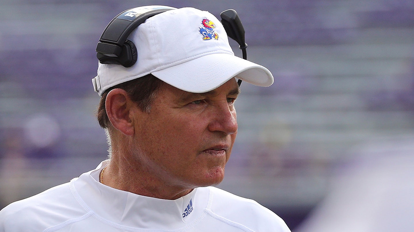 Former LSU Coach Les Miles Sues University Over Win Vacancies, Hall of Fame Eligibility