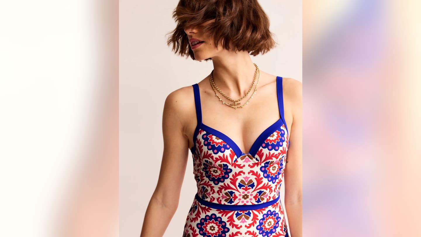 Summer Splash: Swimsuit Trends to Turn Heads This Season