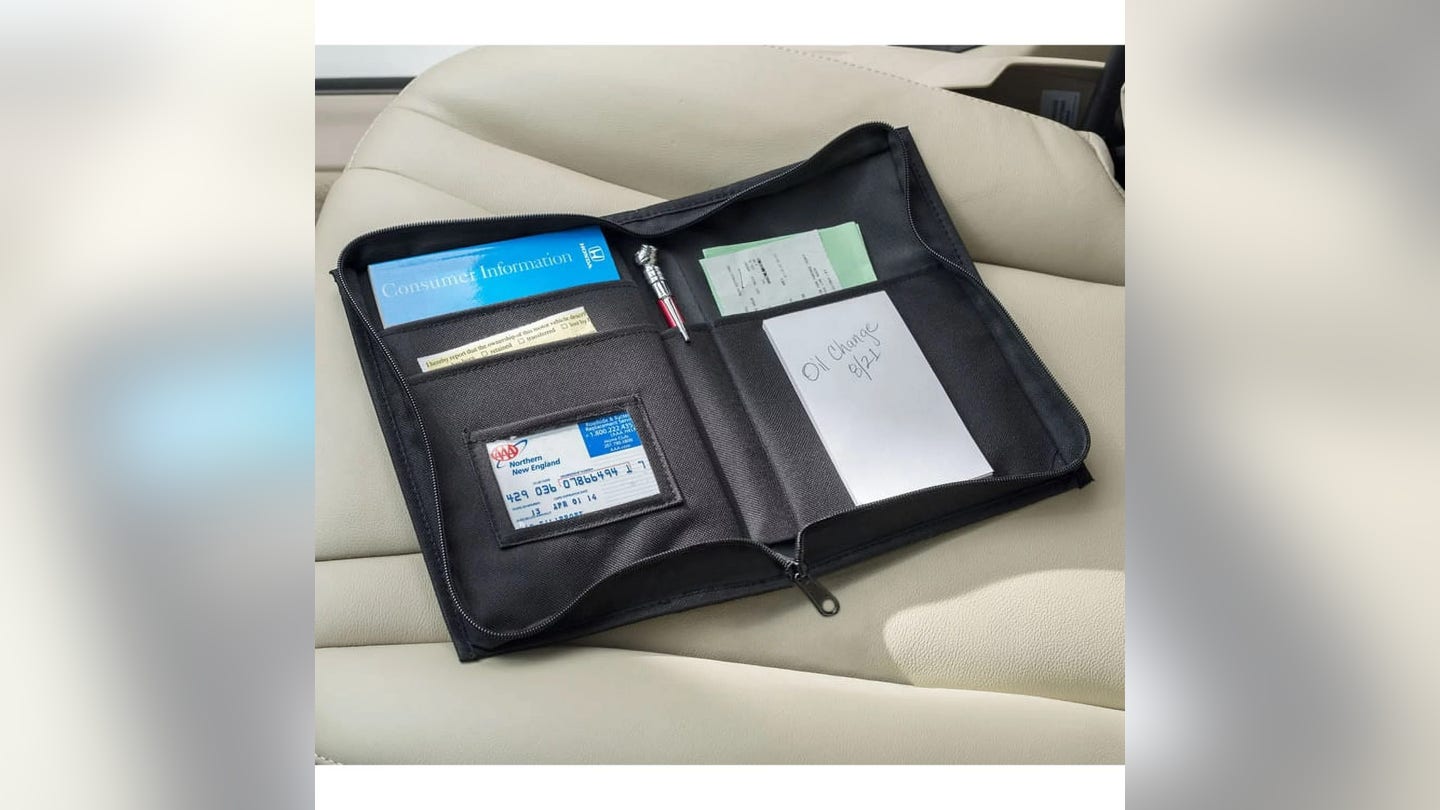 10 Essential Products to Keep Your Car Clean and Organized on Road Trips