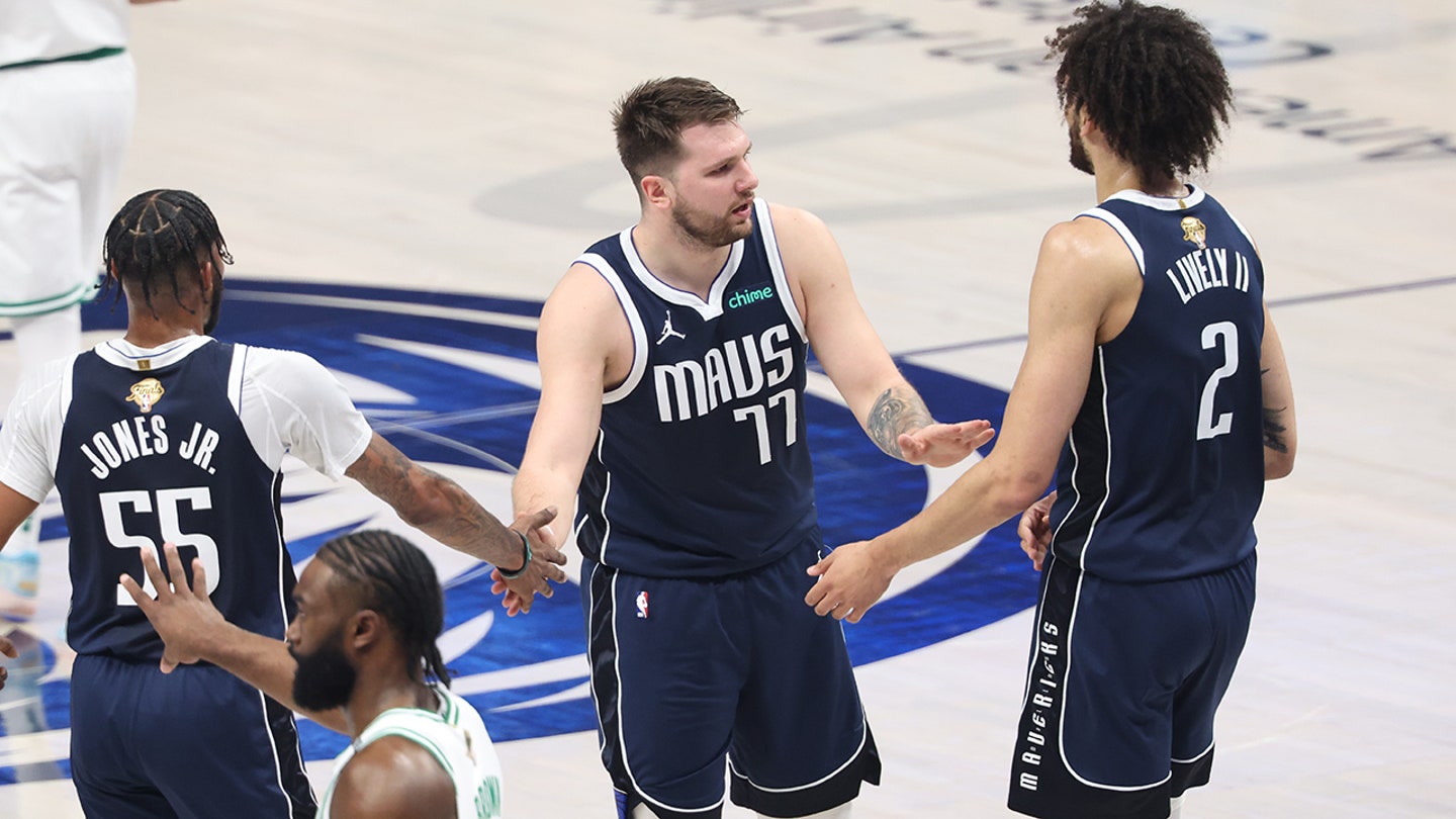 Dallas Mavericks Avoid Sweep, Pull Off Dominant Game 4 Victory