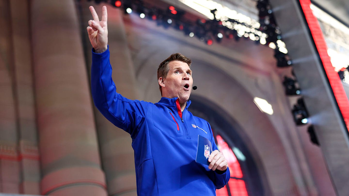 NFL RedZone Host Scott Hanson Films TikTok Prank at Car Crash Site