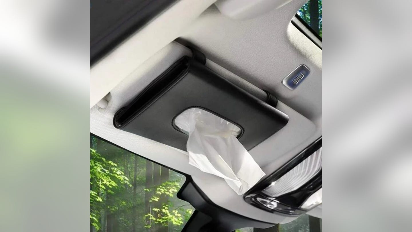 10 Essential Products to Keep Your Car Clean and Organized on Road Trips