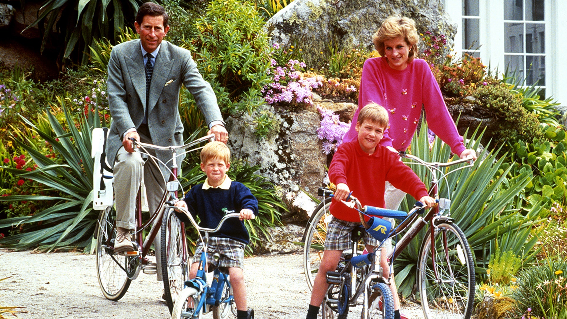 The royal family posed on their bikes while on a family trip to Tresco, Italy, in 1989.