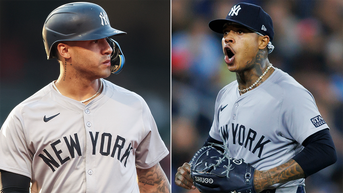Yankees go on crazy scoring run after frustrations boil over on field