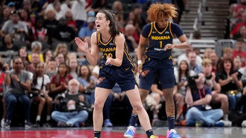 Fever knock off Sky for second time as Caitlin Clark drains clutch 3-pointer