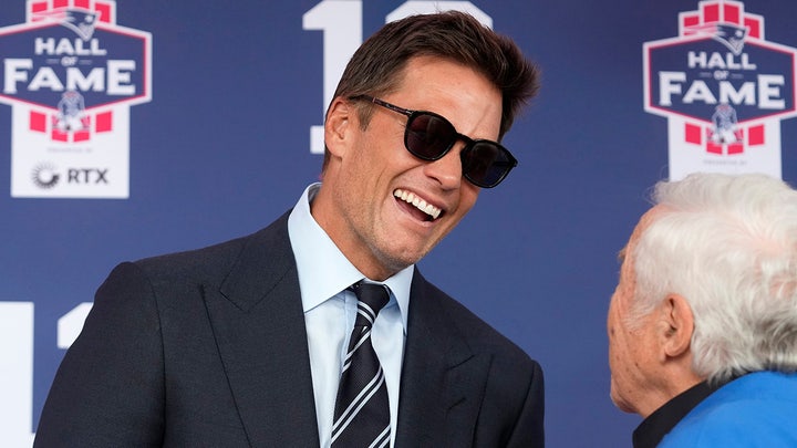 Tom Brady offers 2024 NFL rookies advice on social media and football