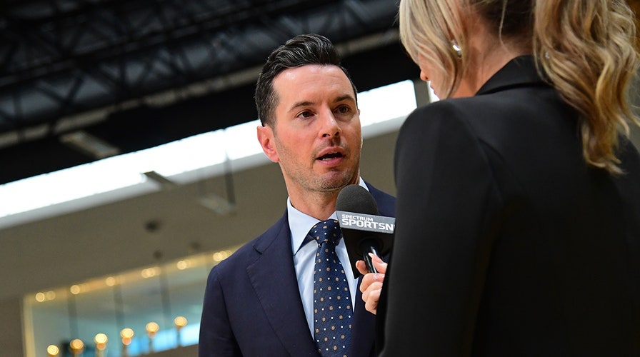 Los Lakers presentan oficialmente a JJ Redick como su nuevo entrenador | Undisputed