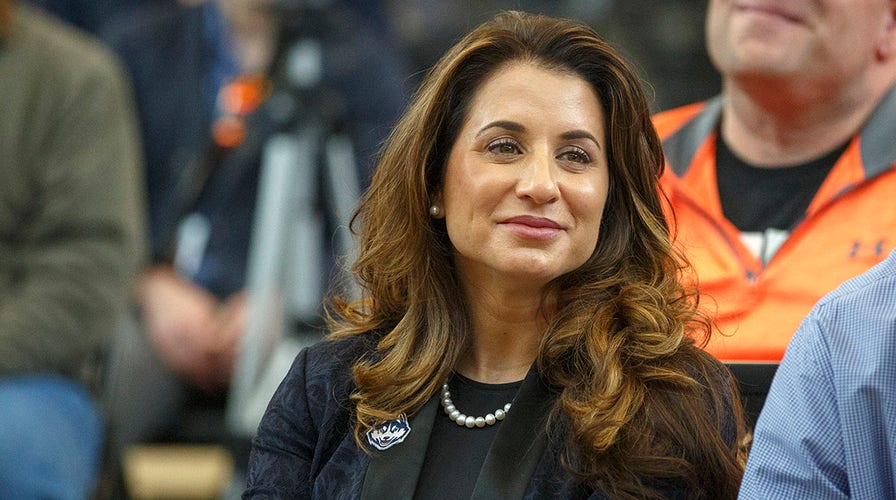 Who is Dan Hurley's Wife? Discover the Woman Behind the Coach
