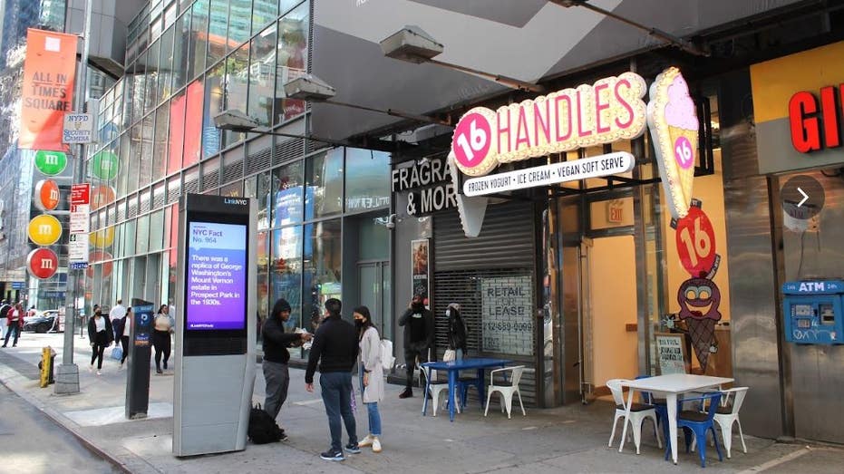 16 Handles, Times Square