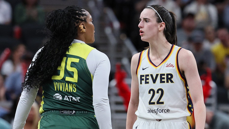 WNBA coach weighs in on Caitlin Clark's trash-talking abilities thumbnail