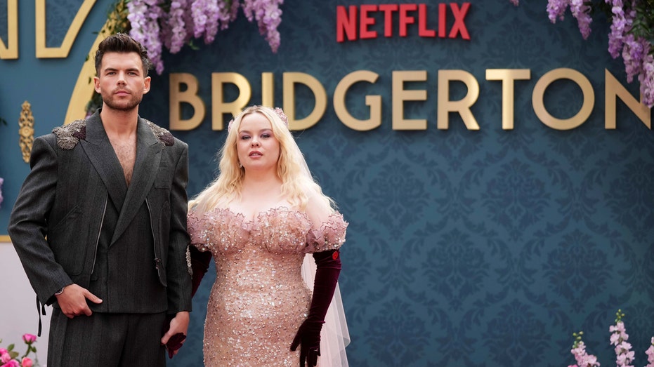 Nicola Coughlan, Luke Newton and 'Bridgerton' cast share their best dating advice