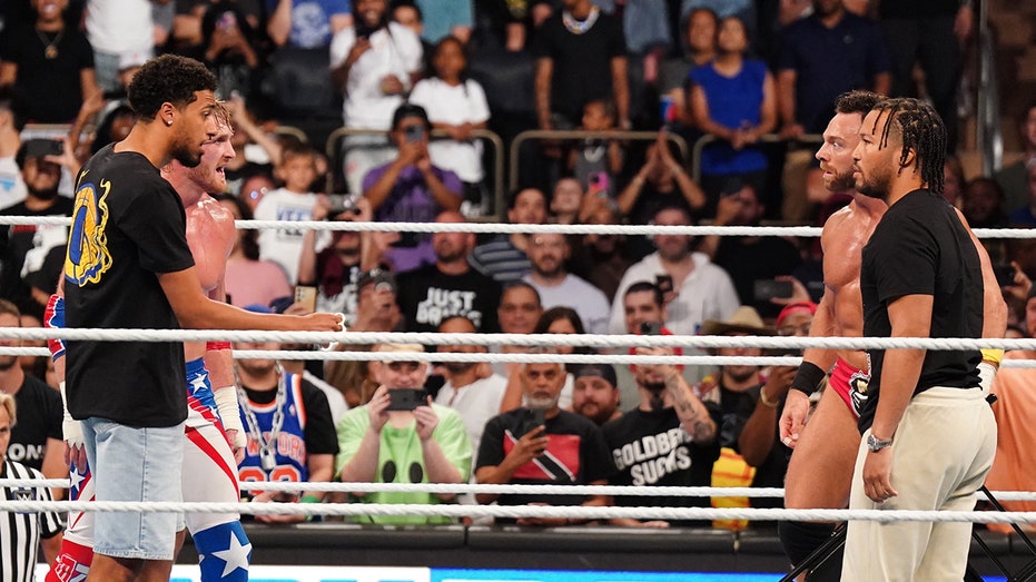 NBA rivals Tyrese Haliburton, Jalen Brunson face off at WWE SmackDown thumbnail