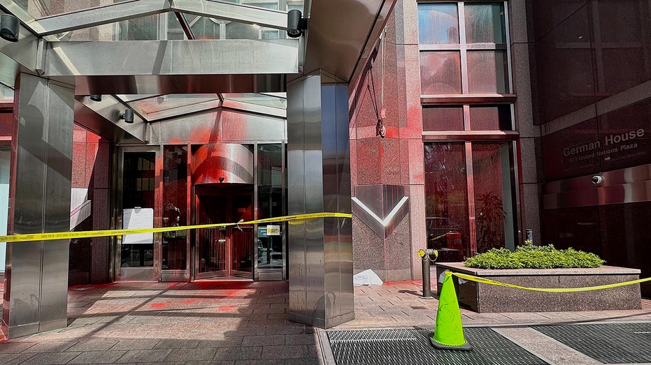 Apparent anti-Israel activists splash red paint on homes of Jewish officials at Brooklyn Museum