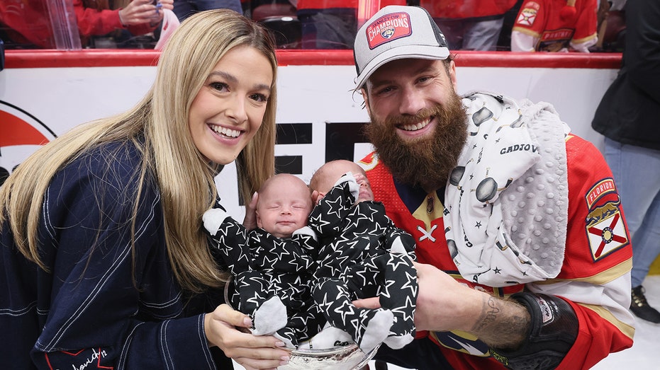 Panthers' Jonah Gadjovich, wife Allison pose with newborn twins in Stanley Cup thumbnail
