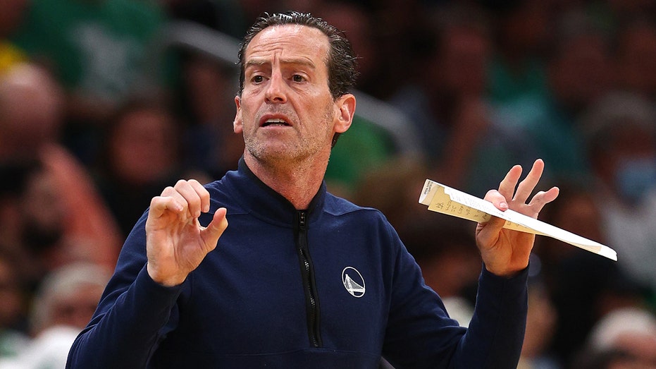 Cavs agree to hire Kenny Atkinson as head coach: reports
