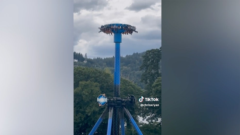 Teen 'thought she was going to die' stuck upside down after Oregon theme park ride malfunctions