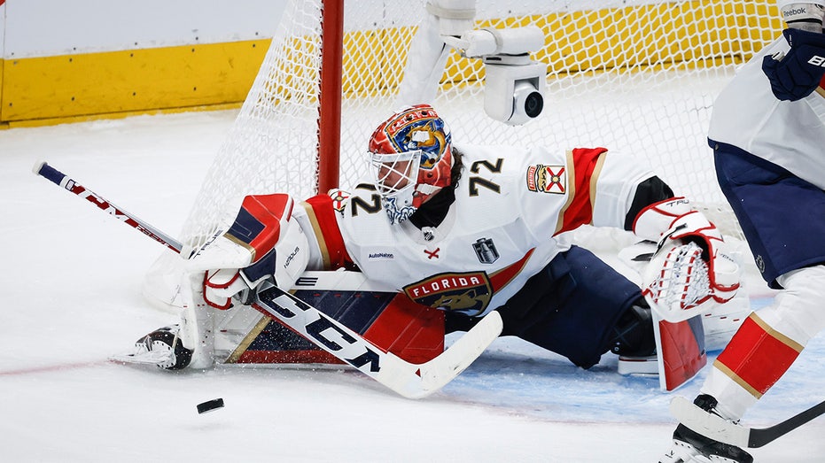 Panthers hold off Oilers for Stanley Cup Game 3 win, one victory from title