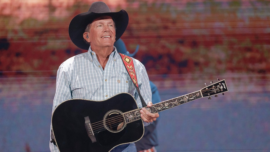 George Strait's historic concert follows decades of success, tragedy, an iconic love story