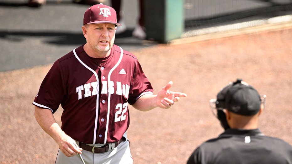 Texas A&M baseball coach's vow to stay with school goes viral as reports say he's leaving for rival thumbnail