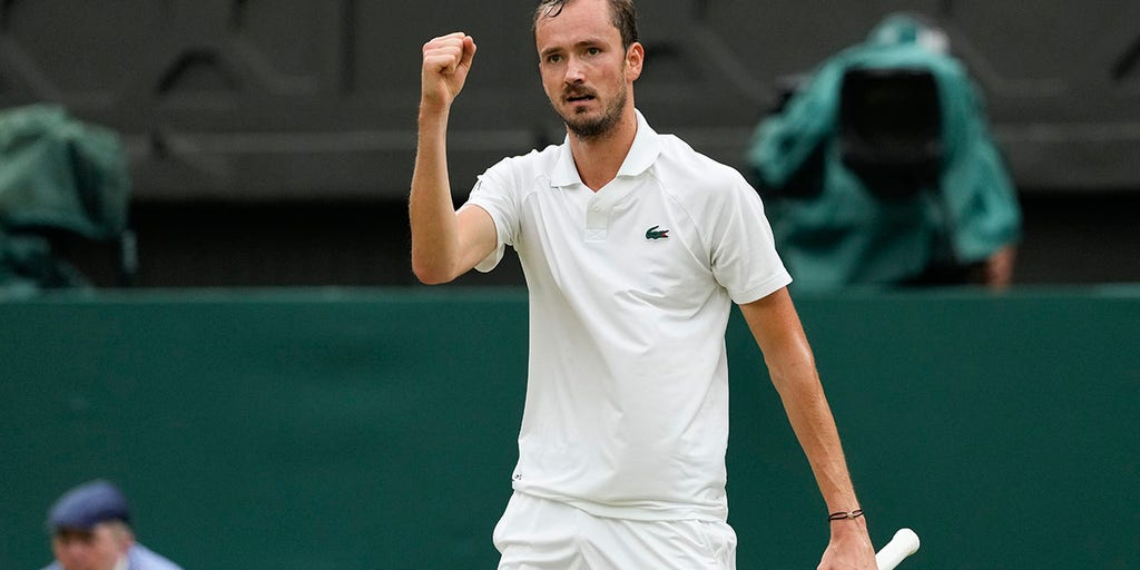 Daniil Medvedev advances to Wimbledon semifinal after upset victory over top-seeded Jannik Sinner