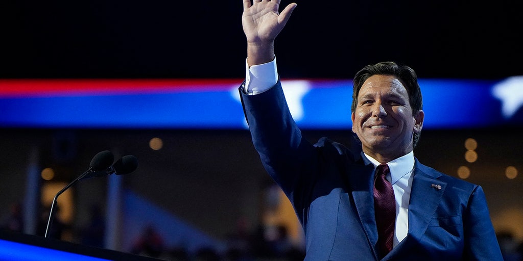 Trump sugere DeSantis como potencial substituto para o secretário de defesa se Hegseth falhar - slot