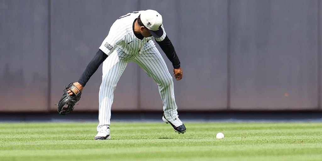 Yankees fans unleash boos after outfielder's brutal error as team gets swept