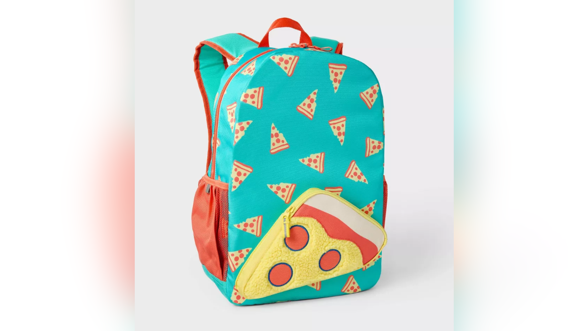 Carry everything you need in a fun pizza bag. 