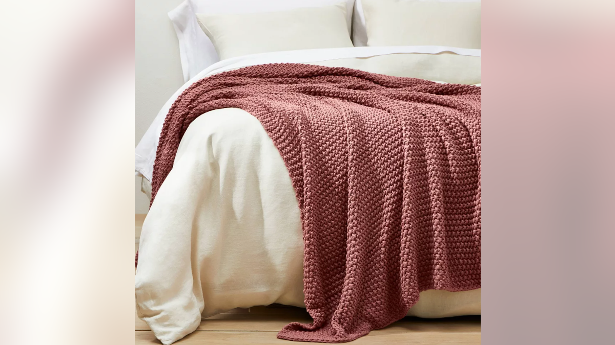 Stay warm this upcoming winter with a chunky blanket. 