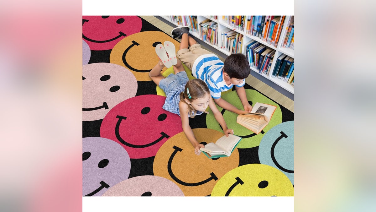 Create an amazing reading area in your classroom with this area rug. 