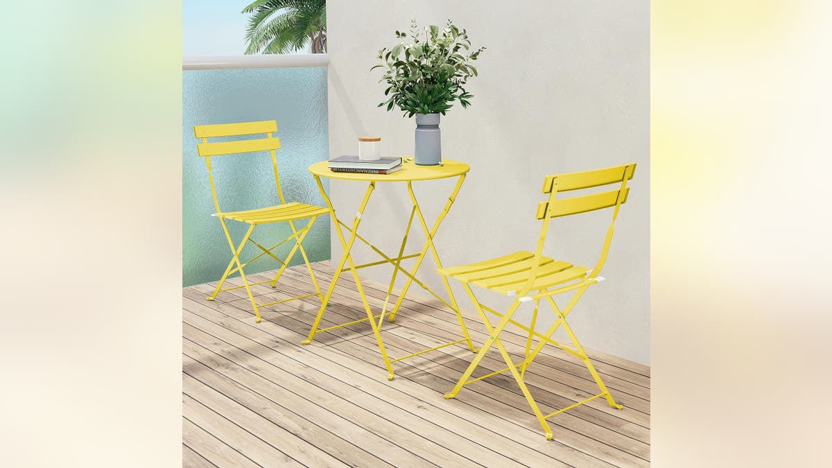 This bistro set is sturdy and decorative. 