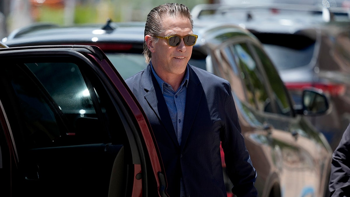 Stephen Baldwin exits the courthouse during Alec Baldwin's trial.