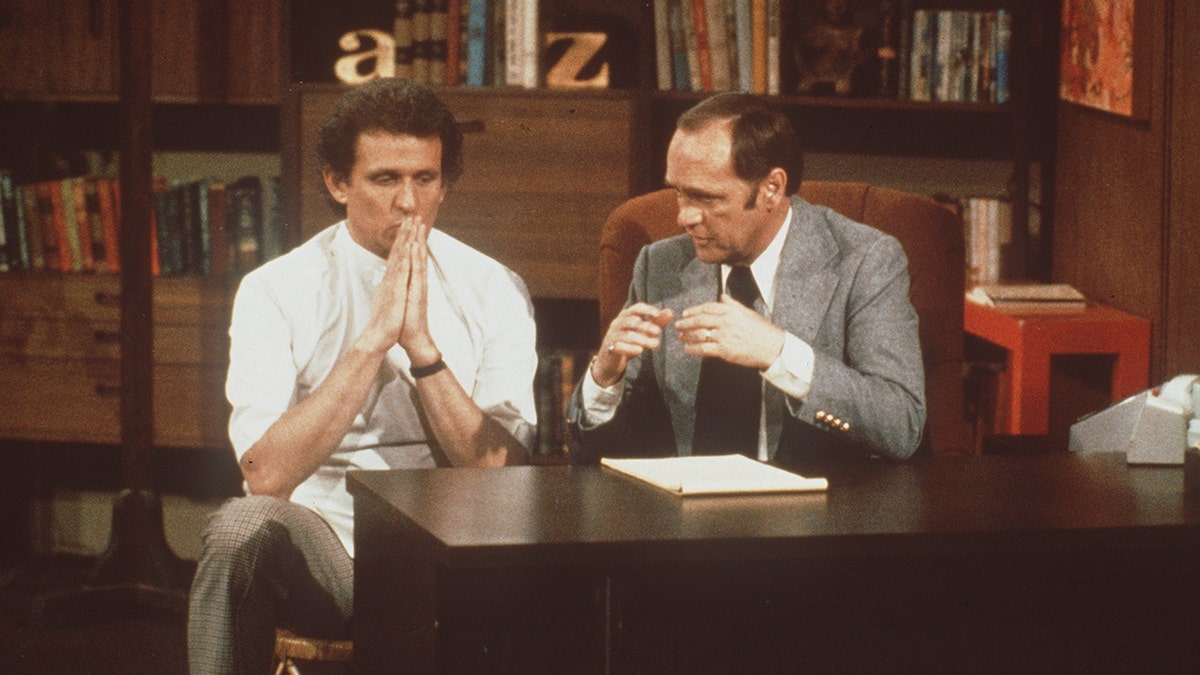 Peter Bonerz and Bob Newhart in a scene from The Bob Newhart Show