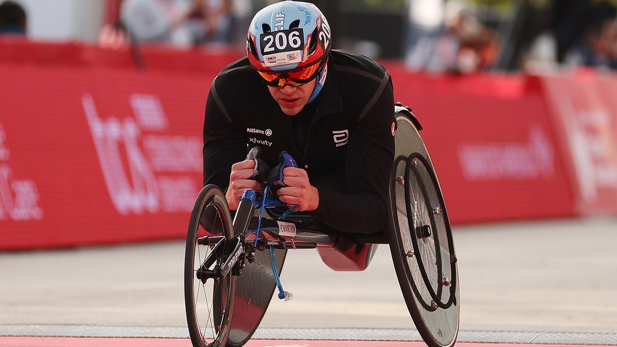 Daniel Romanchuk at the Chicago Marathon