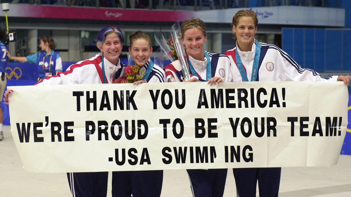 Dara Torres and her teammates