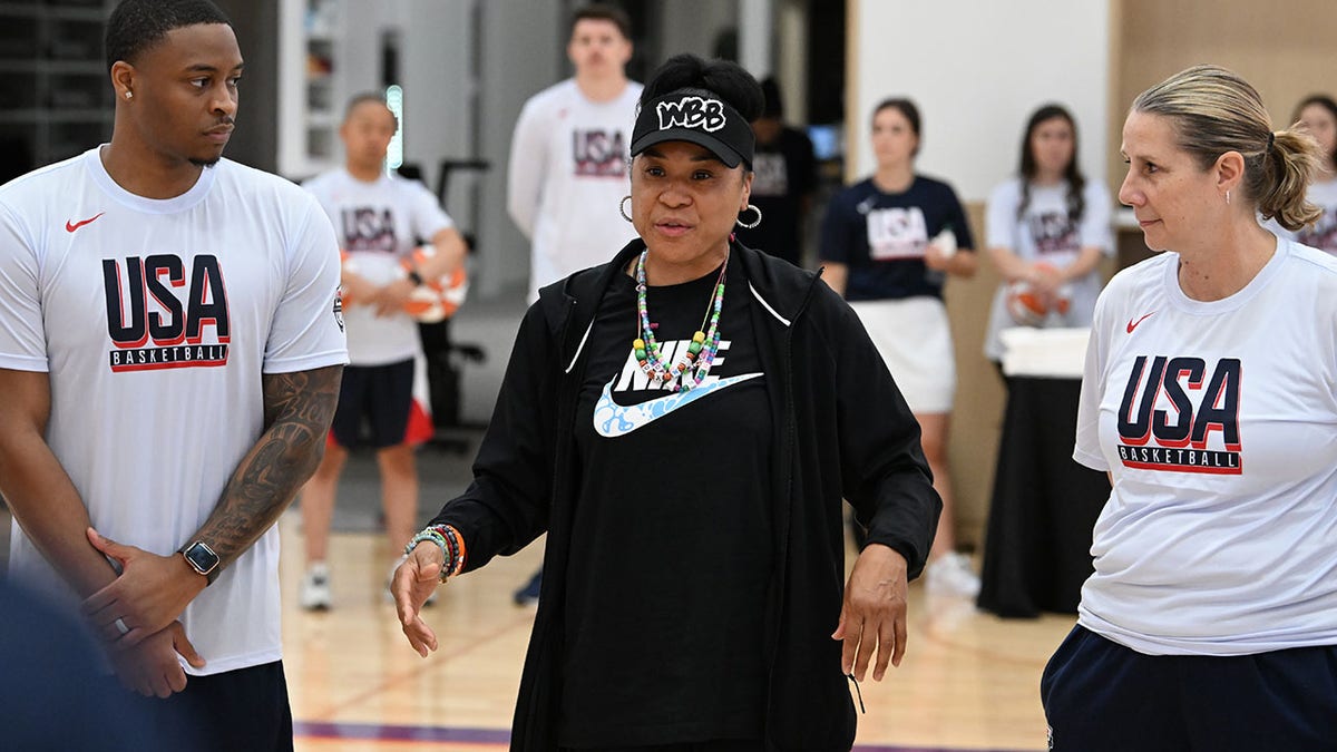 Dawn Staley at USA practice