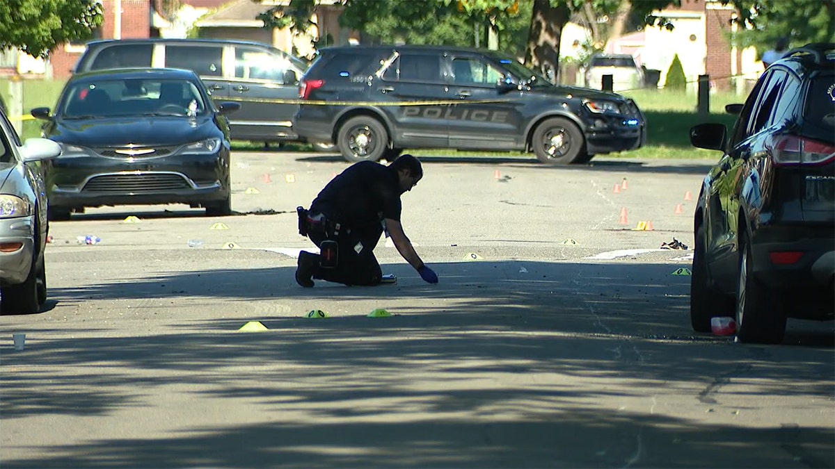 Detroit police officer at the crime scene