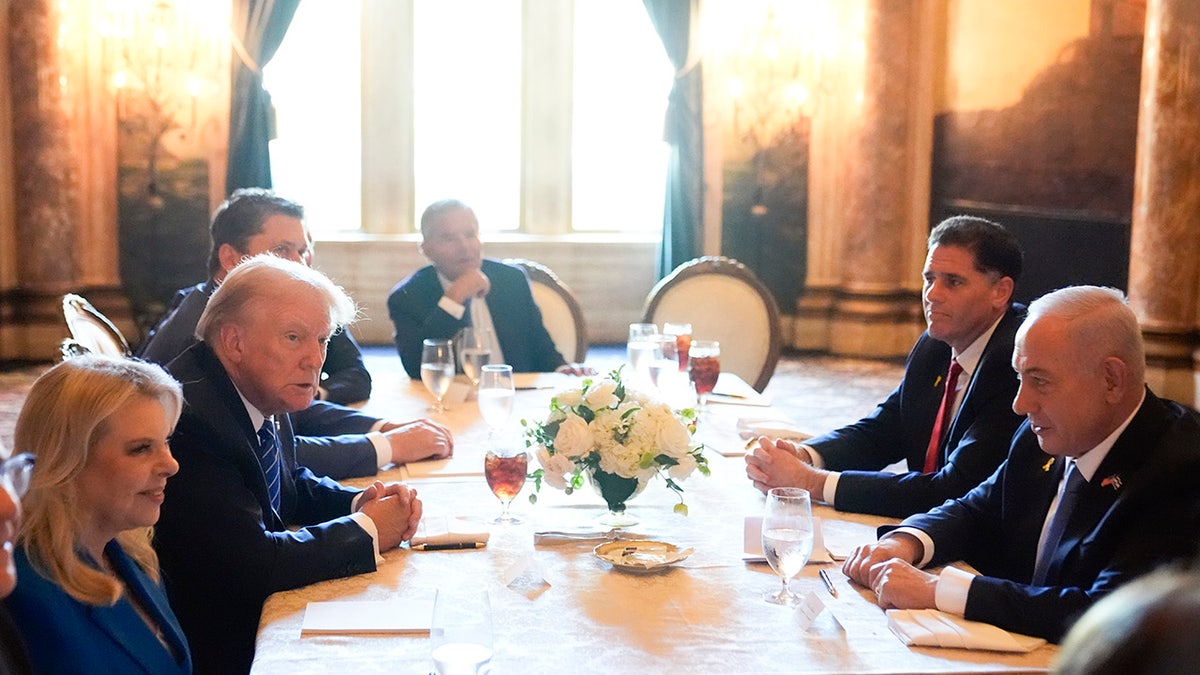Donald Trump meets with Israeli Prime Minister Benjamin Netanyahu at his Mar-a-Lago estate