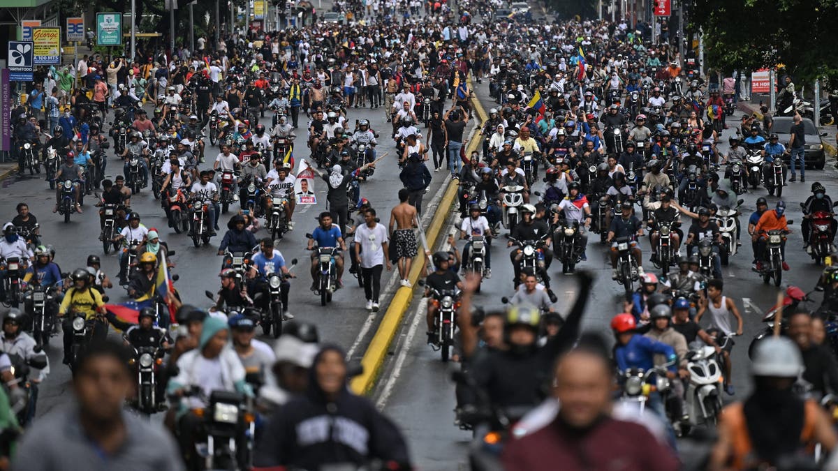 Venezuela crackdown resists
