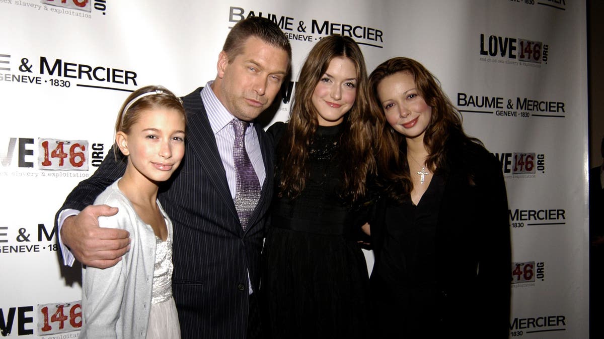 Stephen Baldwin with daughters and wife in 2008