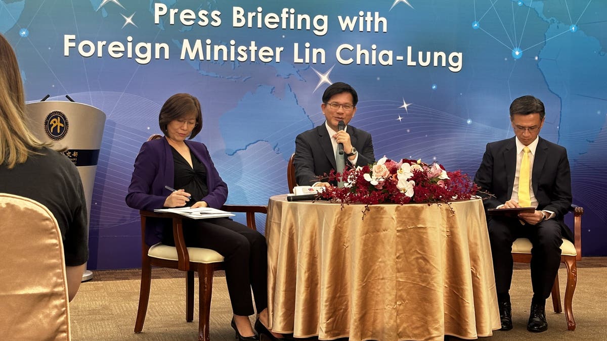 Conferencia de prensa con el ministro de Asuntos Exteriores de Taiwán, Lin Chia-Lung.