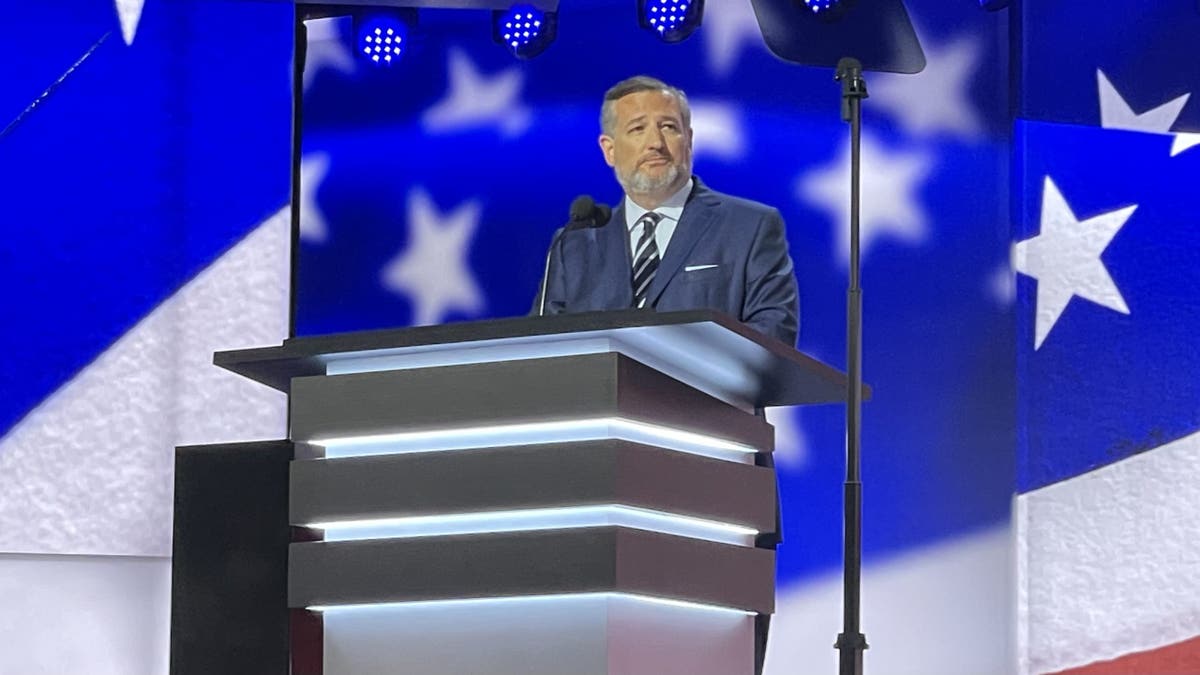 Ted Cruz at RNC podium