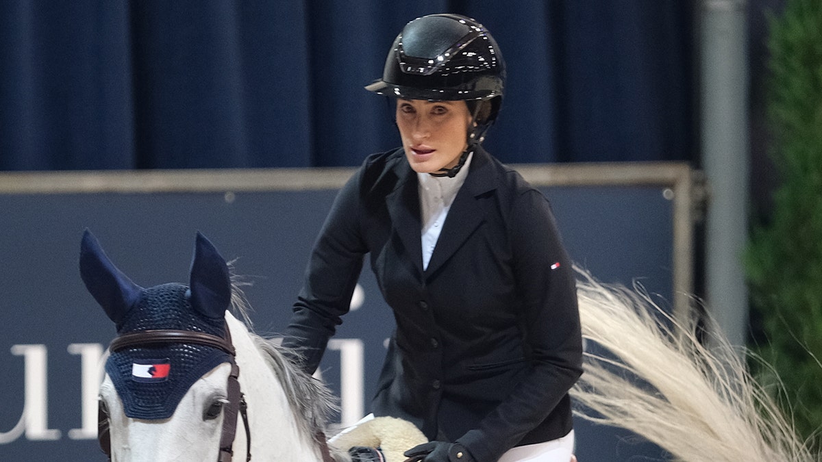 Jessica Springsteen on horse