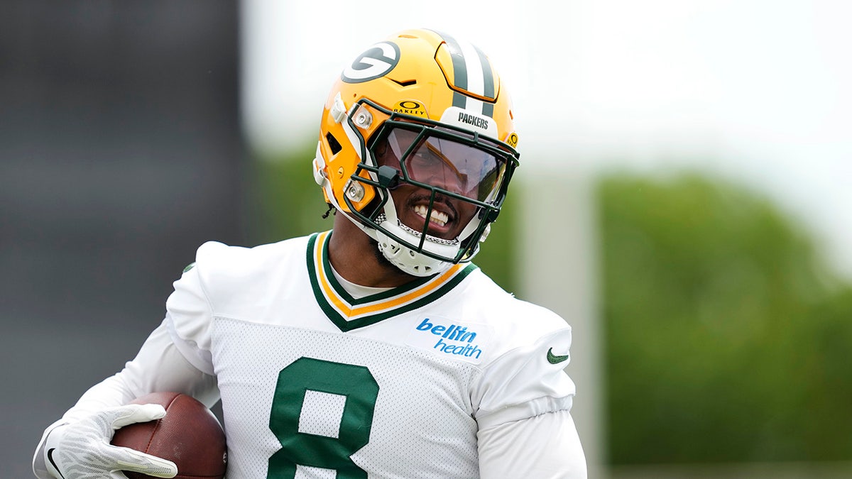 Josh Jacobs participates in practice drills
