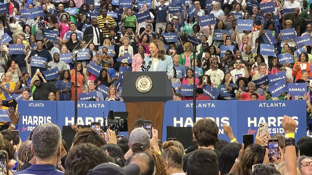 Kamala Harris draws over 10,000 to a rally in Atlanta, Georgia
